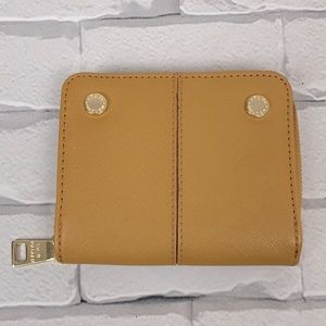 Steve Madden Gold bifold wallet with coin pocket Cards cash coins Zip around